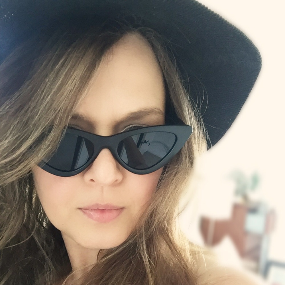 Retro Matte Black Cat Eye Sunglasses - Picture 2 of 4